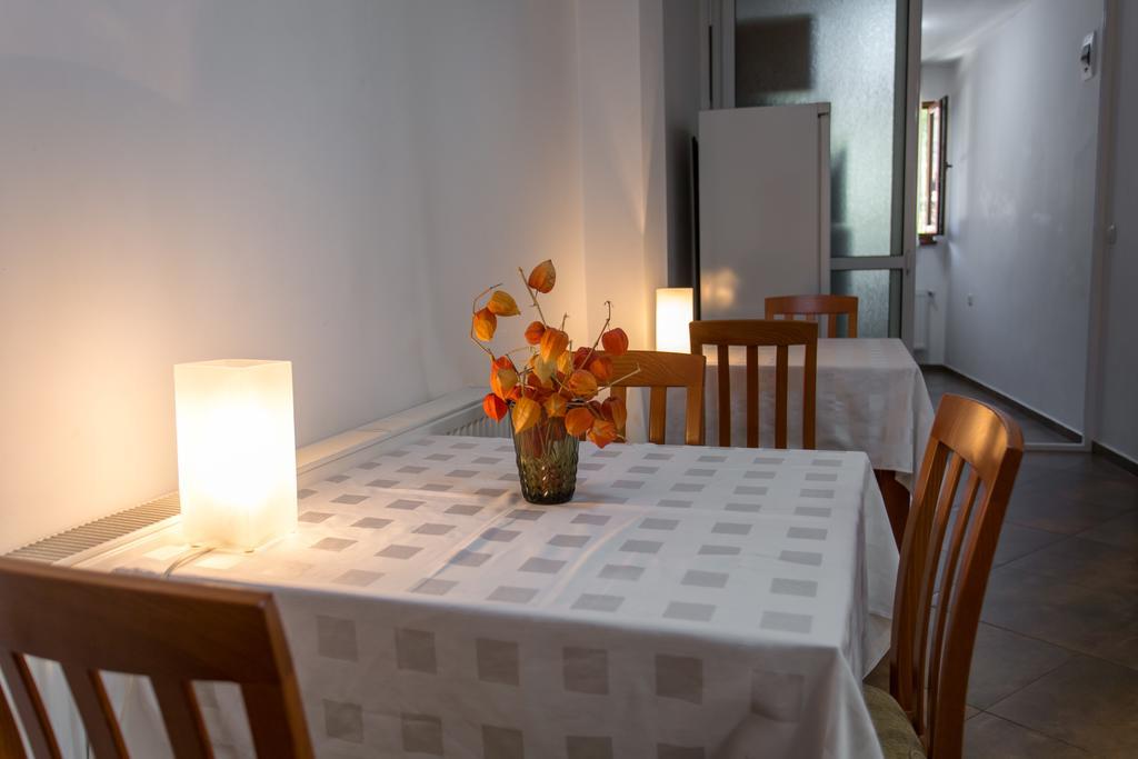 Hera Guest House Chiflik Bagian luar foto